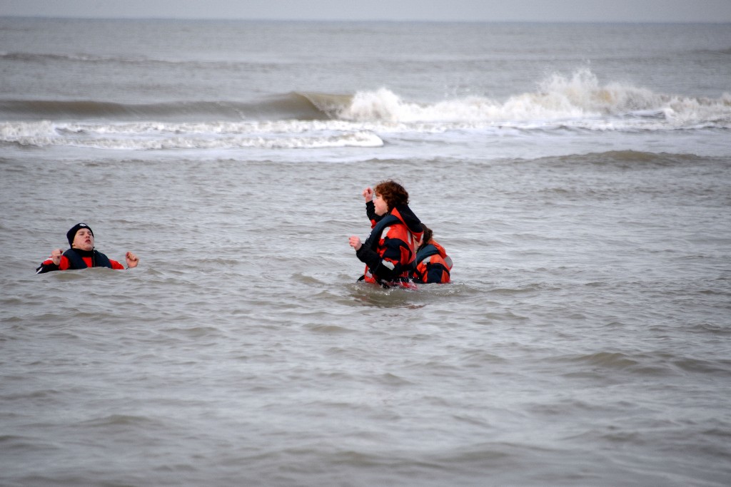 ../Images/Nieuwjaarsduik Nederzandt 2016 002.jpg